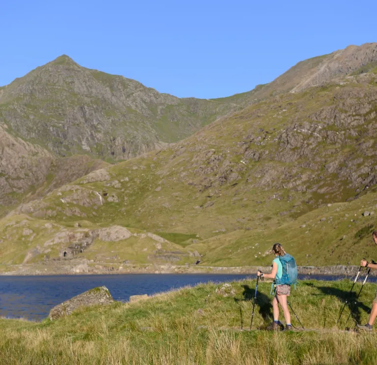 Walkers at Y Lliwedd, Snowdonia / Eryri