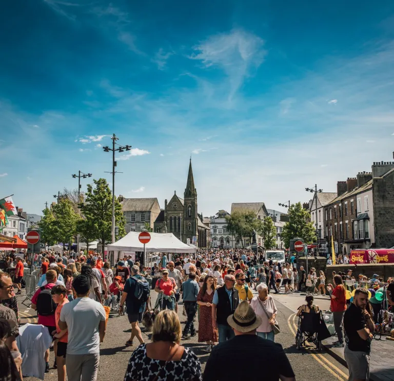 Image of the crowd at Caernarfon Food Festival