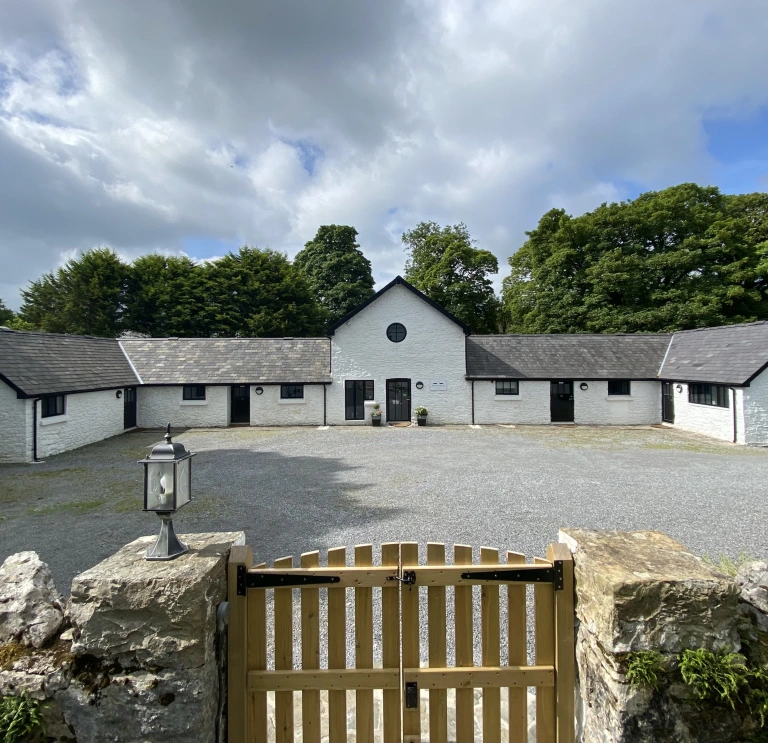 Stables Wellbeing Retreat, Llandeilo