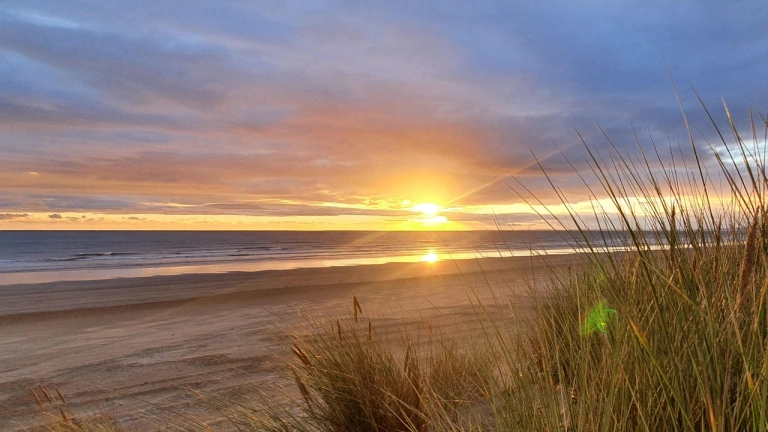 Sunrise from the beach at Ynys Enlli