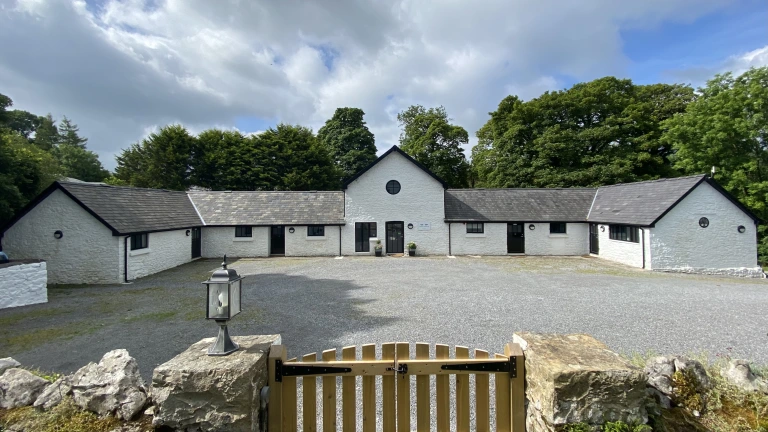 Stables Wellbeing Retreat, Llandeilo